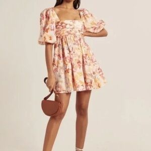 Abercrombie & Fitch NWOT Floral Puff Sleeve Dress